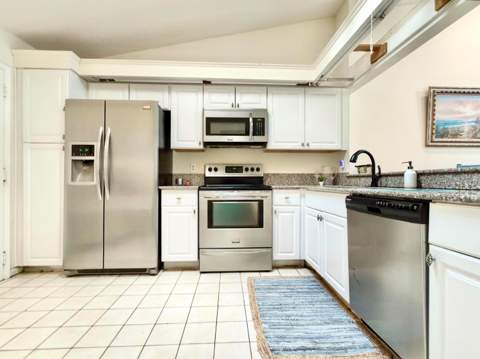 10975 Dolphin Palm Court #B, Boynton Beach FL - photo 6 of 53