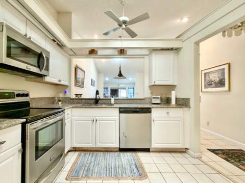 10975 Dolphin Palm Court #B, Boynton Beach FL - photo 9 of 53