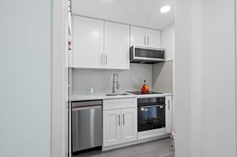 2508 Bay Drive #Unit 105, Pompano Beach FL - photo 7 of 30