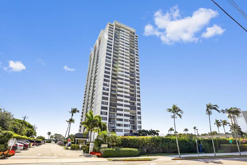 1 bedroom Condominium at 5600 N Flagler Drive #1106, Palm Beach House, West Palm Beach — photo 2
