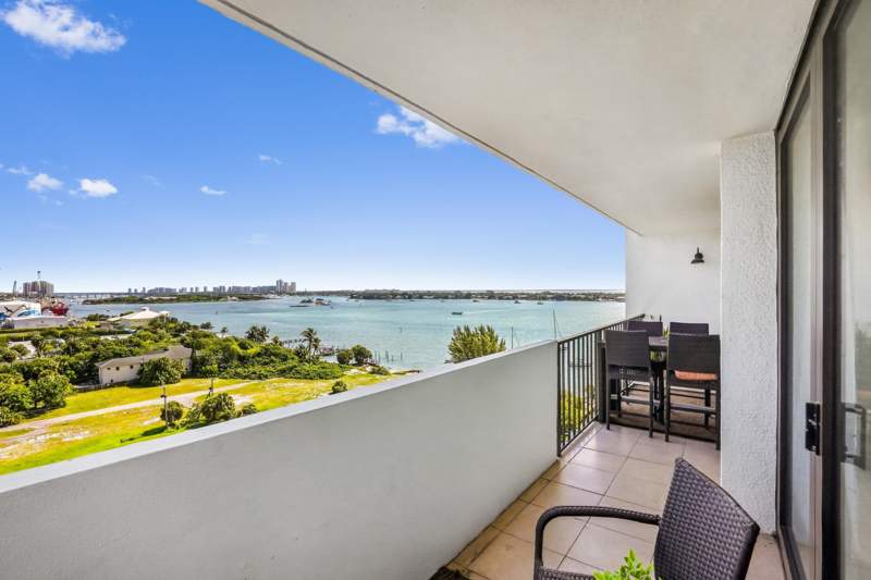 1 bedroom Condominium at 5600 N Flagler Drive #1106, Palm Beach House, West Palm Beach — photo 4