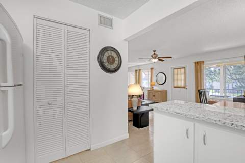 337 Pine Ridge Circle #D-2, Greenacres FL - photo 16 of 63