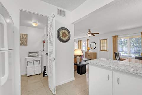 337 Pine Ridge Circle #D-2, Greenacres FL - photo 17 of 63