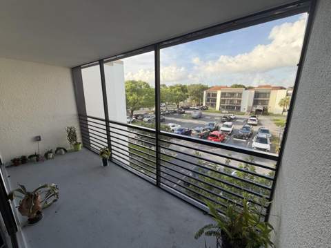 4040 N Hills Drive #35, Hollywood FL - photo 15 of 44