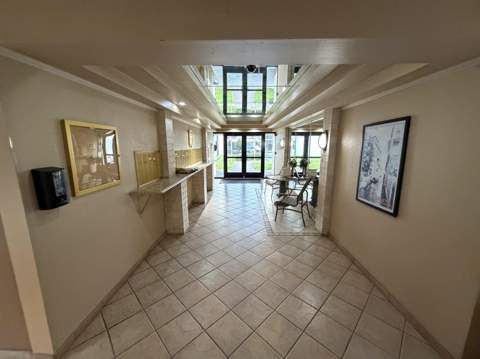 4040 N Hills Drive #35, Hollywood FL - photo 6 of 44