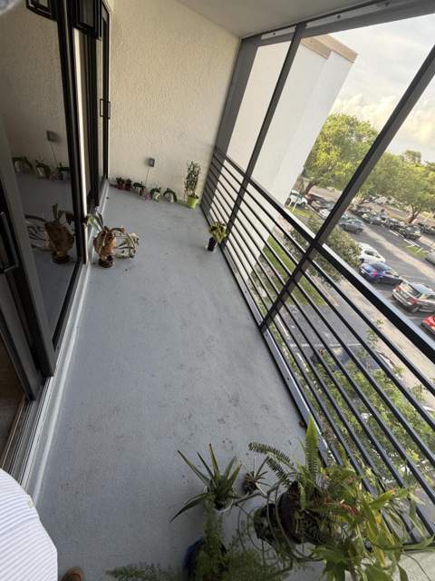 4040 N Hills Drive #35, Hollywood FL - photo 13 of 44