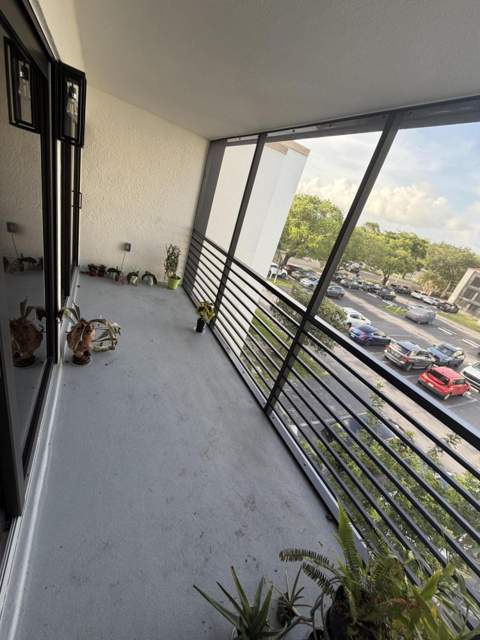 4040 N Hills Drive #35, Hollywood FL - photo 14 of 44
