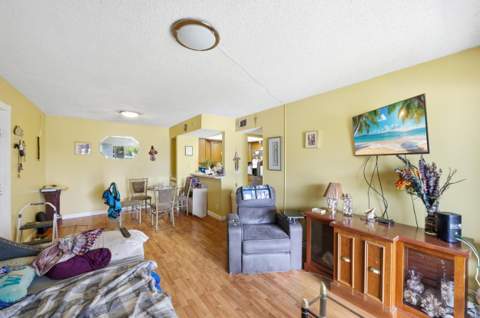 1530 SE Royal Green Circle #204, Port St. Lucie FL - photo 6 of 37