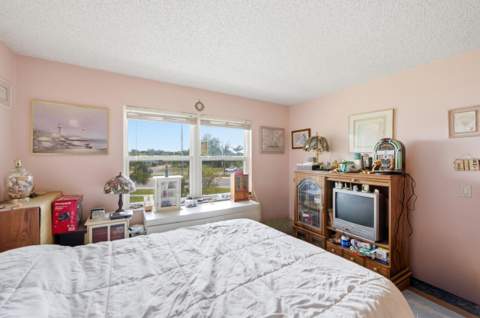 1530 SE Royal Green Circle #204, Port St. Lucie FL - photo 13 of 37