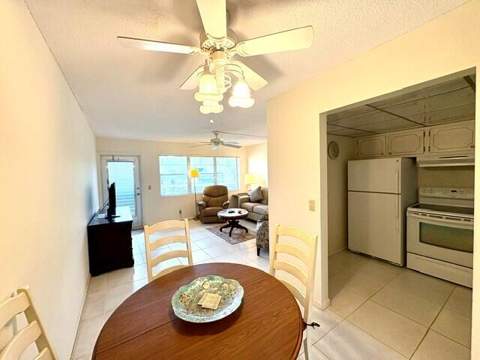 116 Windsor F, West Palm Beach FL - photo 11 of 41