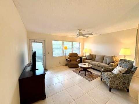 116 Windsor F, West Palm Beach FL - photo 6 of 41