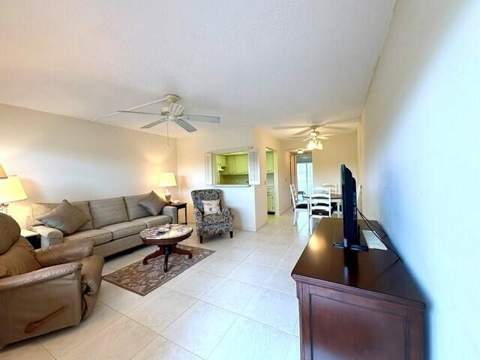116 Windsor F, West Palm Beach FL - photo 7 of 41