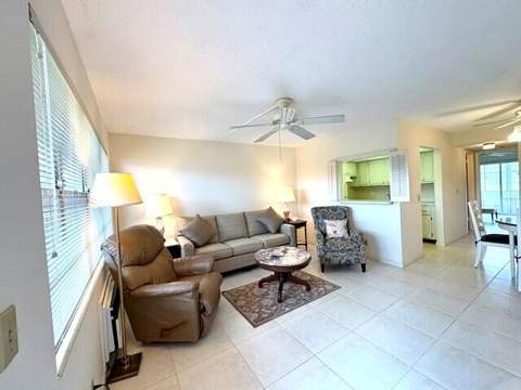 116 Windsor F, West Palm Beach FL - photo 10 of 41