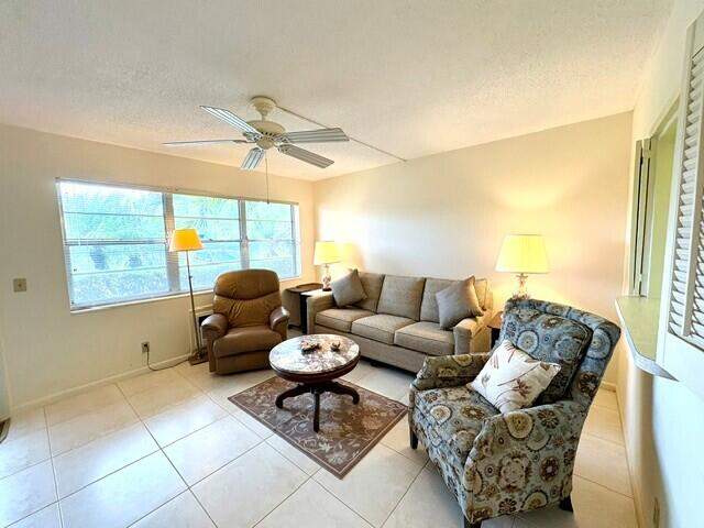 1 bedroom Condominium at 116 Windsor F, Windsor Condos, West Palm Beach — photo 4