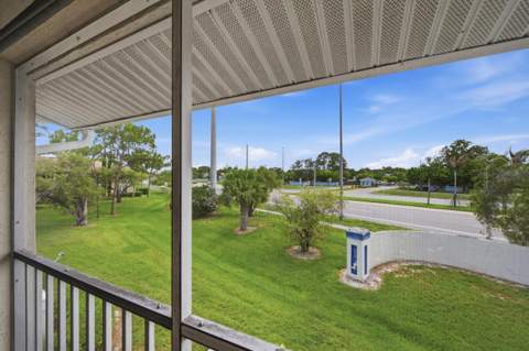 1530 SE Royal Green Circle #204, Port St. Lucie FL - photo 22 of 37