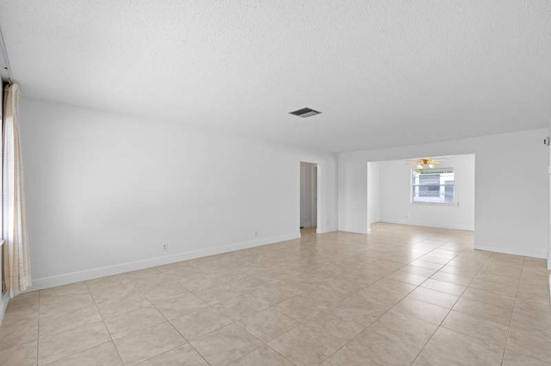 2 bedroom Single Family Residence at 1714 SW 19th Drive, Palm Beach Leisureville Sec 10, Boynton Beach — photo 4