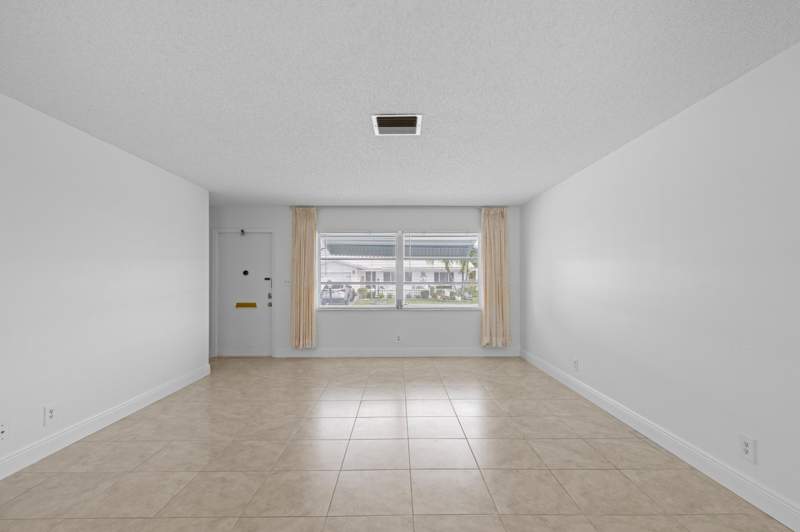 2 bedroom Single Family Residence at 1714 SW 19th Drive, Palm Beach Leisureville Sec 10, Boynton Beach — photo 3