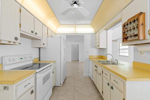 1714 SW 19th Drive, Boynton Beach FL - photo 7 of 46