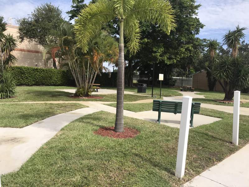 2 bedroom Villa at 1534 Royal Forest Court, Royal Forest Townhouses, West Palm Beach — photo 2