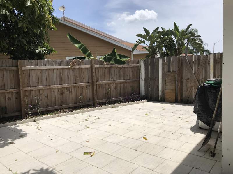 2 bedroom Villa at 1534 Royal Forest Court, Royal Forest Townhouses, West Palm Beach — photo 3