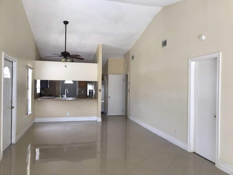 2 bedroom Villa at 1534 Royal Forest Court, Royal Forest Townhouses, West Palm Beach — photo 5