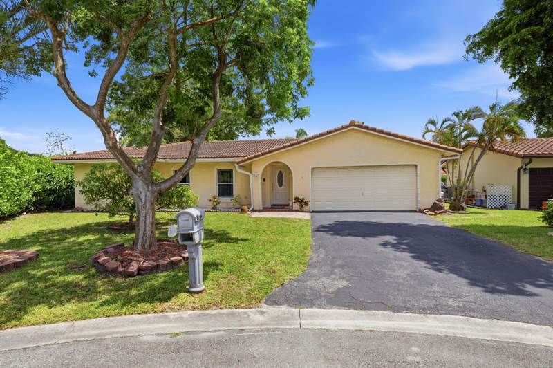 5 bedroom Single Family Residence at 11748 NW 28th Street, Coral Springs Country Club, Coral Springs — photo 2