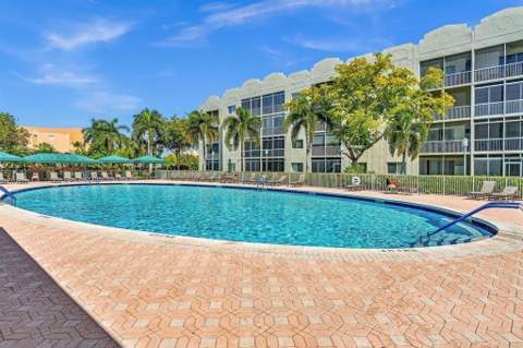 7775 Southampton Terrace #307, Tamarac FL - photo 19 of 44