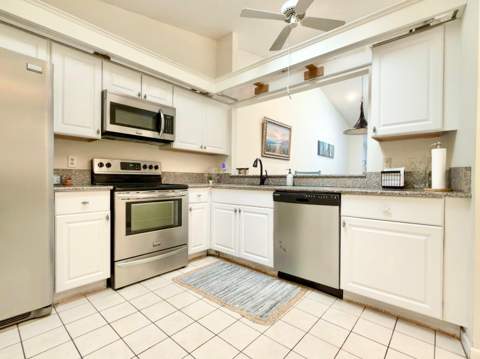 10975 Dolphin Palm Court #B, Boynton Beach FL - photo 7 of 53