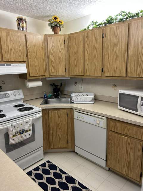 1485 SW Silver Pine Way, Palm City FL - photo 6 of 15