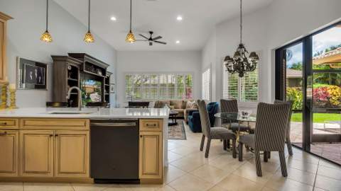 11012 Vía Sorrento, Boynton Beach FL - photo 15 of 44