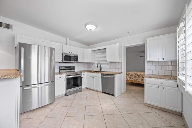 3 bedroom Single Family Residence at 2179 Pepper Road, Forest Hill Village 2, West Palm Beach — photo 3