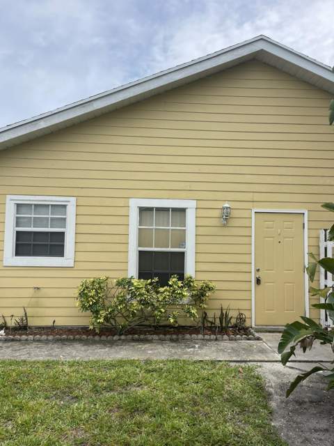 1534 Royal Forest Court, West Palm Beach FL - photo 19 of 25