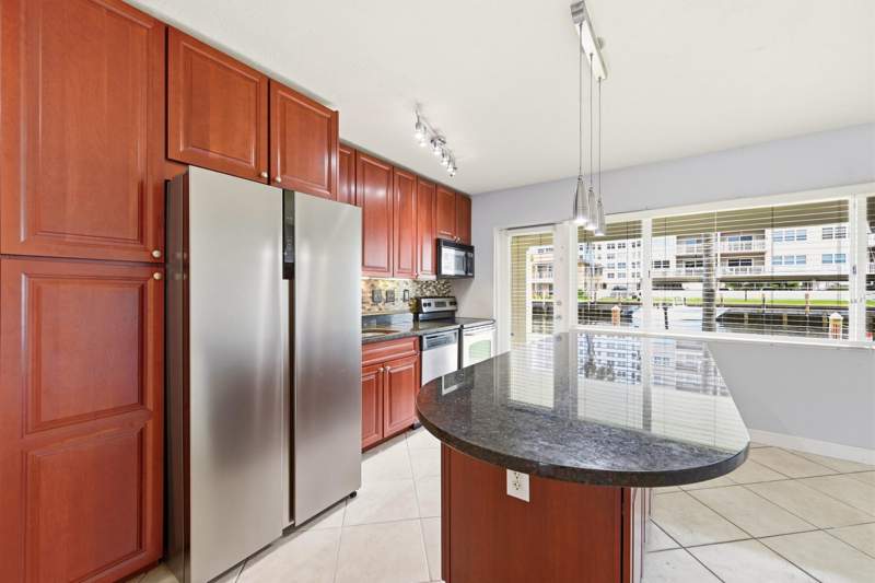1 bedroom Condominium at 2881 NE 32nd Street #118, Waterside On The Intracoastal, Fort Lauderdale — photo 2