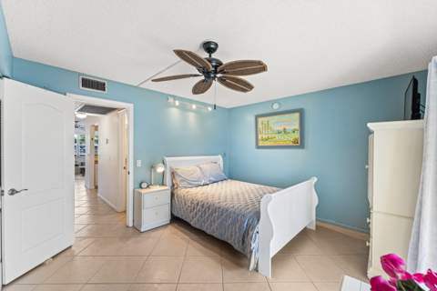 1017 Harwood C, Deerfield Beach FL - photo 8 of 19