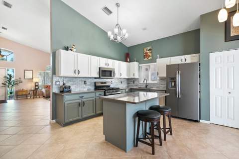 2480 SE Springtree Place, Stuart FL - photo 8 of 39
