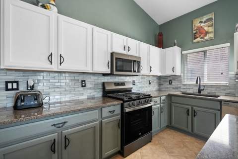 2480 SE Springtree Place, Stuart FL - photo 10 of 39