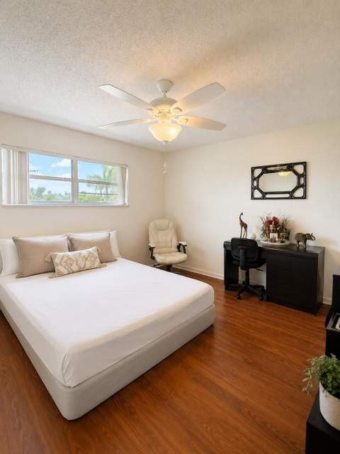 8990 S Hollybrook Boulevard #302, Pembroke Pines FL - photo 7 of 9