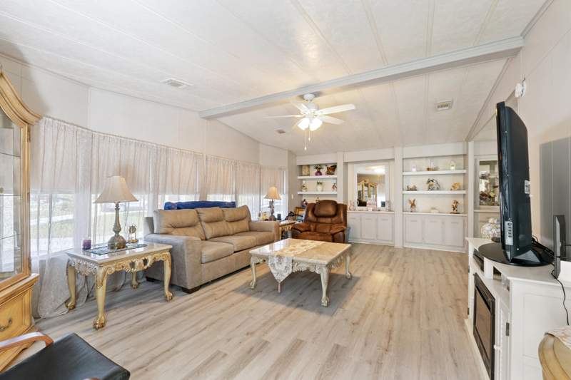 2 bedroom Manufactured Home at 51 Grande Camino Way, Spanish Lakes Country Club, Fort Pierce — photo 3