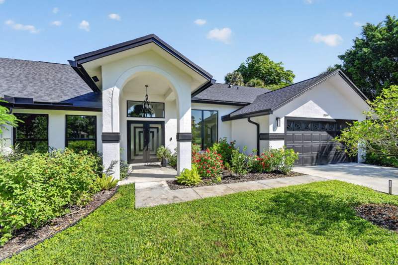 4 bedroom Single Family Residence at 13399 Doubletree Circle, Pinewood Of Wellington, Wellington — photo 5