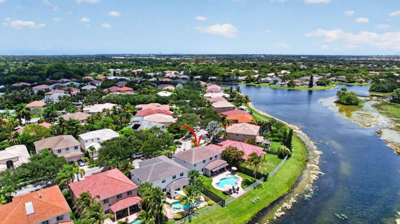 4 bedroom Single Family Residence at 4299 Laurel Ridge Circle, Laurel Ridge, Weston — photo 4