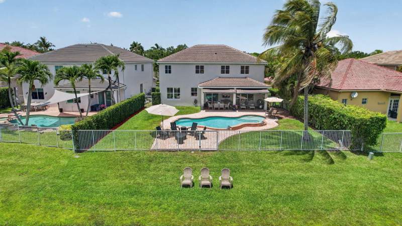 4 bedroom Single Family Residence at 4299 Laurel Ridge Circle, Laurel Ridge, Weston — photo 3