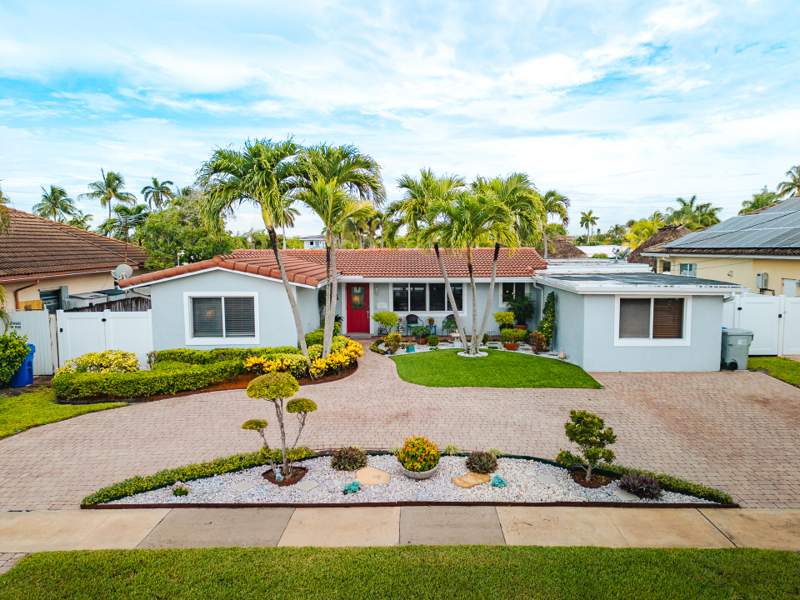 4 bedroom Single Family Residence at 801 SE 5th Terrace, CYPRESS HARBOR 5TH SEC, Pompano Beach — photo 2