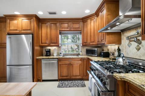 1755 E Terra Mar Drive, Lauderdale-By-The-Sea FL - photo 8 of 48