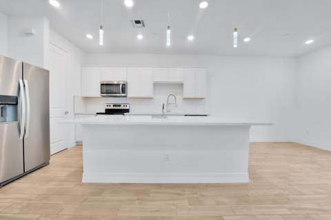 8358 NW 7th Place, Plantation FL - photo 6 of 32