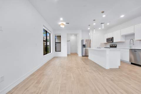 8358 NW 7th Place, Plantation FL - photo 7 of 32
