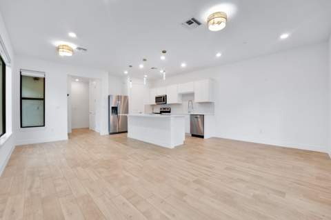 8358 NW 7th Place, Plantation FL - photo 8 of 32