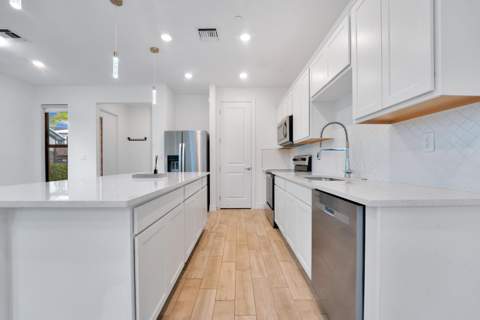 8358 NW 7th Place, Plantation FL - photo 10 of 32