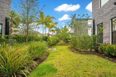 8358 NW 7th Place, Plantation FL - photo 24 of 32