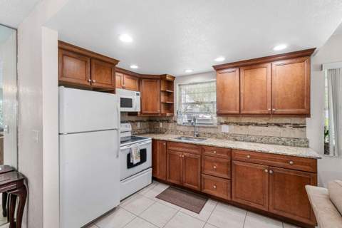 57 Canterbury, West Palm Beach FL - photo 11 of 25