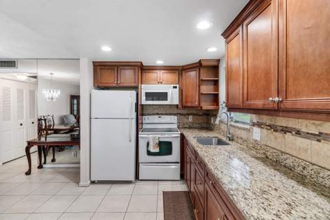 57 Canterbury, West Palm Beach FL - photo 13 of 25